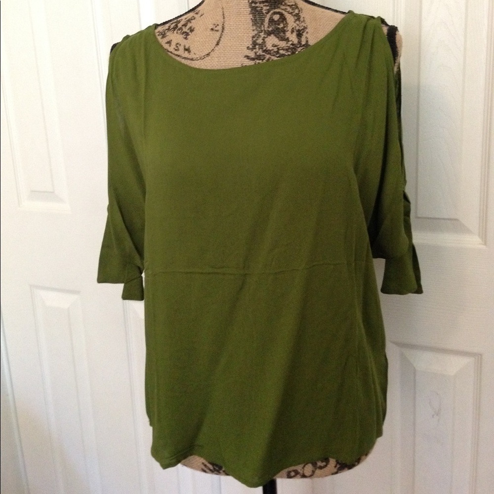 🦉Olive Cold Shoulder Top
